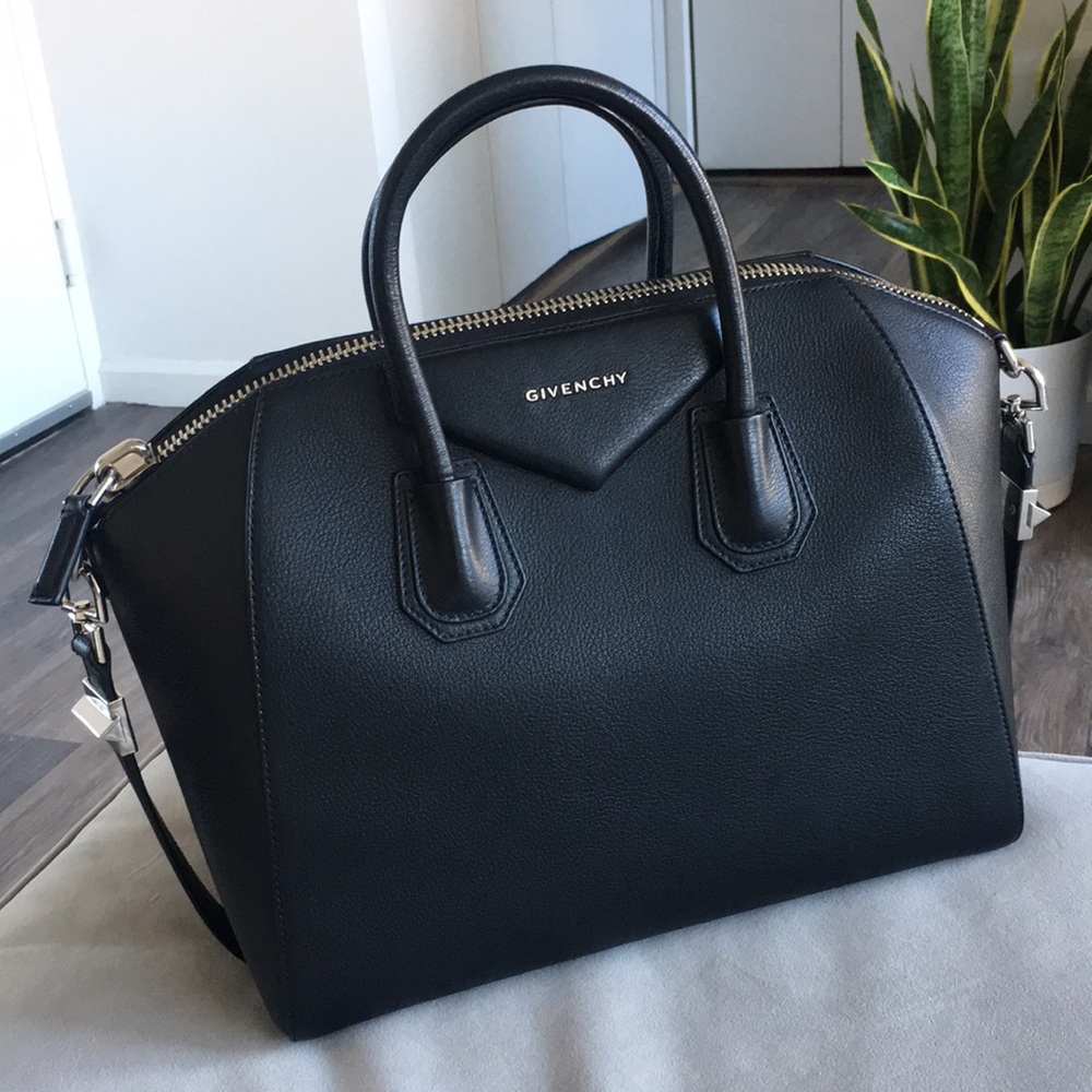 ✨SOLD✨ Givenchy Antigona Medium Black Satchel
